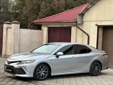 авто ижара: Toyota Camry: 2018 г., 2.5 л, Автомат, Гибрид, Седан — 1