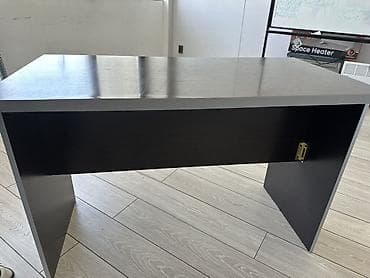 письменные стол: Письменный/рабочий стол из ЛДСП, цвет темный венге с серой кромкой. - — 4