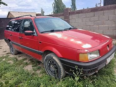 Volkswagen Passat: 1991 г., 1.8 л, Механика, Универсал
