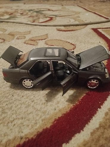 шкатулки нарды: Коллекционная модель автомобиля Mercedes-Benz E-Класс W124 AMG (E500) — 6