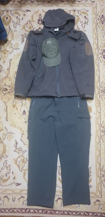 военные пилотки: Тактический костюм. Куртка, брюки, кепка. Цвет; Хаки. Состояние — 4