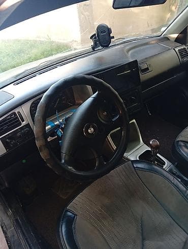 хонда истеп 1: Volkswagen Golf: 1993 г., 1.6 л, Кол менен иштөөчү, Бензин, Хетчбек — 5