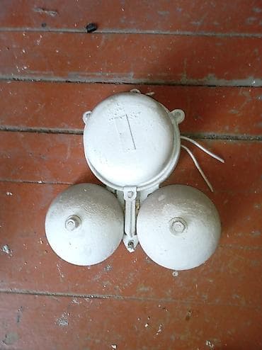 Кухонные столы: Кухонный стол, Б/у, Нераскладной — 1