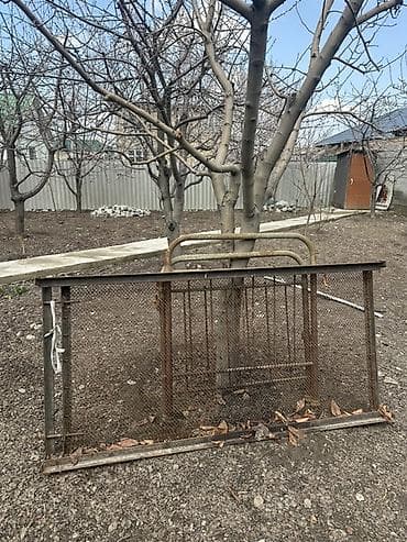 Металлическая кровать