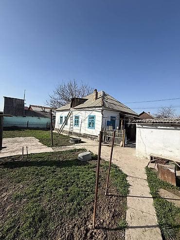 срочно срочно продаю горит: Продается дом с участком в районе 110-й квартал Ориентир: мкр Достук — 8