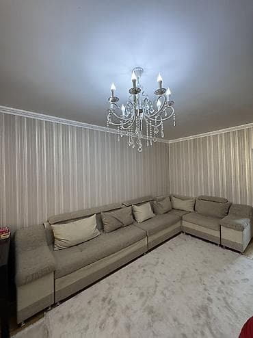 Угловой диван, C подушками