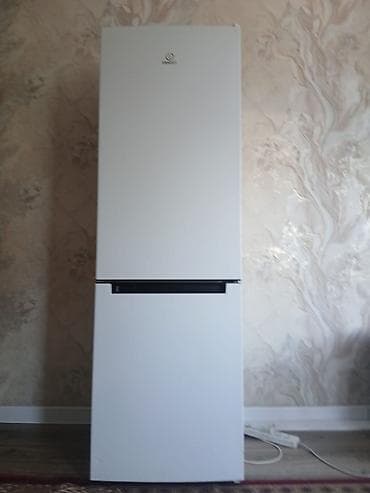Холодильник Indesit, Б/у, Двухкамерный