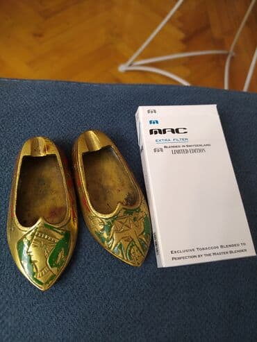 продаю медали: Башмаки-пепельницы(латунь ) .антиквар.окончательно, смотреть все — 5