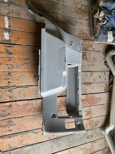 грузовой фуры: Toyota 4Runner Пластик Багажника, Тойота 4Раннер Обшивка Багажника — 1