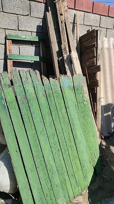 window: Продаю деревянный мусор на дрова. также есть готовые дрова в мешках — 3