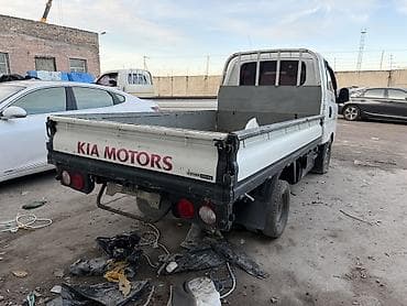 b class: Kia Bongo III — компактный бортовой грузовик Основные особенности: - — 4