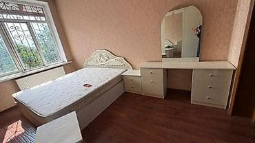 sofa bed: Продаю кровать бу. в отличном состоянии размер 2000 на 1800 см. 10.000 — 2