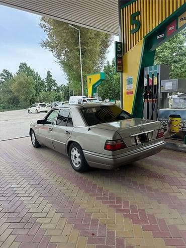 Продажа авто: Mercedes-Benz W124: 1994 г., 2.2 л, Автомат, Бензин, Седан — 3