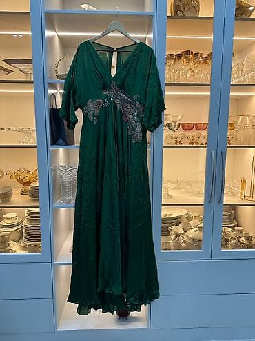 Жеке буюмдар: Продаю платья 48 р. Отличное состояние. Одевала 1-2 раза. 1.платье — 2