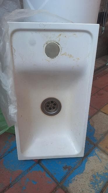 мусорные ящики: Раковина для ванной, Особенности: Глянцевое, Материал: Керамика, Размер: 40 x 22 см — 1