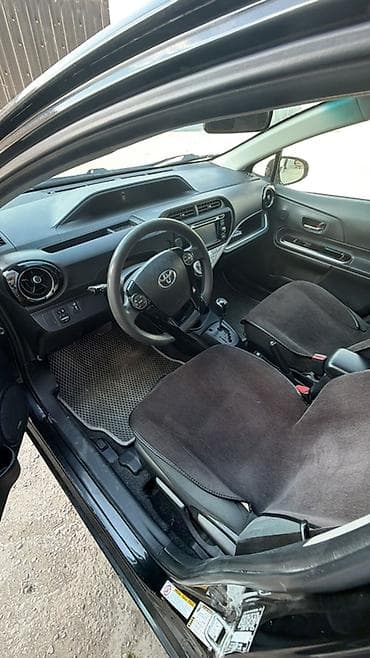 e2 byd: Toyota Prius C: 2016 г., Автомат, Гибрид, Хэтчбэк — 3