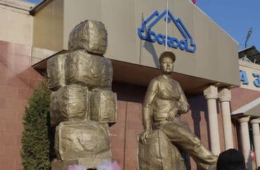 кантенер дом: Продаю Торговый контейнер, Дордой рынок, 40 тонн, С оборудованием — 1