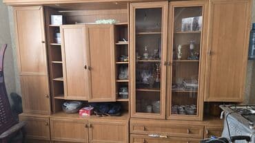 шкаф материал: Сервант, Б/у, Дерево — 1