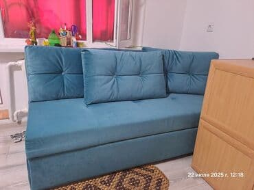 диваны турецкой: Угловой диван с обивкой приятного бирюзового цвета. Диван — 1