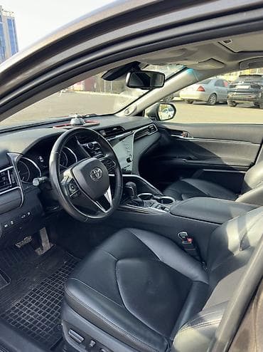машину тайота: Toyota Camry: 2018 г., 2.5 л, Автомат, Гибрид, Седан — 8