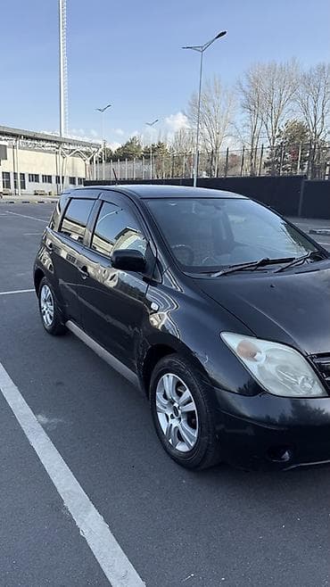 Toyota: Toyota Ist: 2004 г., 1.5 л, Автомат, Бензин, Хэтчбэк — 4