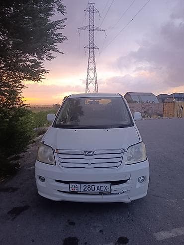 кара авто: Toyota Noah: 2003 г., 2 л, Автомат, Бензин, Минивэн — 1