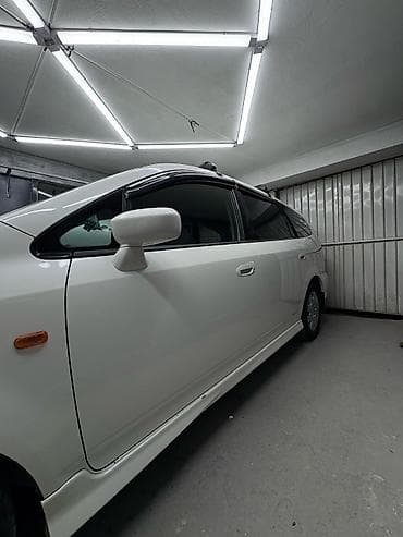 Продажа авто: Honda Stream: 2002 г., Универсал — 3