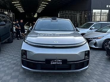 jac t9: Lixiang L9: 2023 г., Автомат, Гибрид, Внедорожник — 2