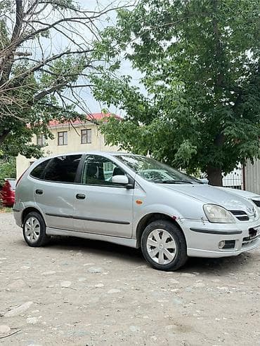 Nissan Tino: 2004 г., 1.8 л, Механика, Бензин, Минивэн — 1