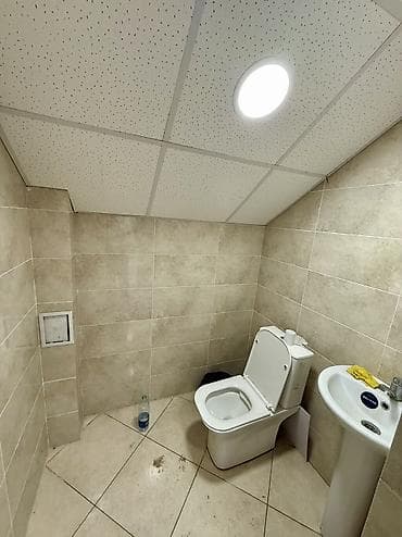 Коммерциялык кыймылсыз мүлктү сатуу: Кеңселерди сатуу 40 м², Ремонту бар, Эмерексиз, Көп кабаттуу имарат, Жертөлө кабаты кабат — 6