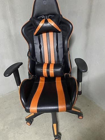 Игровое кресло с высокой спинкой и анатомической формой — 1