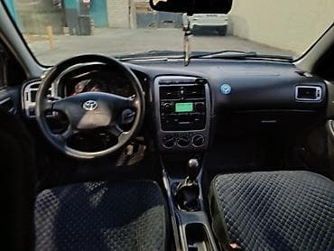 Унаа: Toyota Avensis: 2001 г., 2 л, Кол менен иштөөчү, Дизель, Универсал — 9