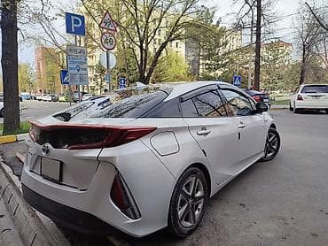 Продажа авто: Toyota Prius: 2017 г., 1.8 л, Автомат, Гибрид, Хэтчбэк — 6