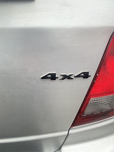 авто рам: Внедорожник 4x4, серебристый кузов. Кузов и экстерьер: - Классический — 8