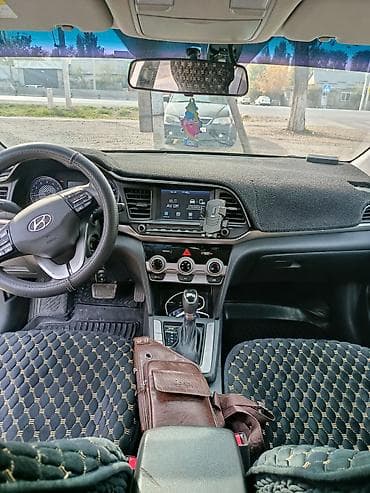 Hyundai Elantra: 2018 г., 2 л, Автомат, Бензин, Седан — 6