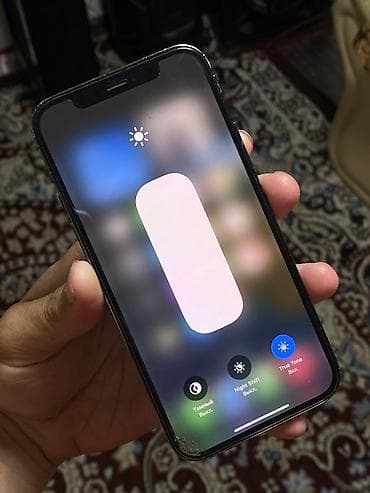 черно белый: IPhone 12 Pro, Новый, 256 ГБ, Серебристый, Чехол, 74 % — 4