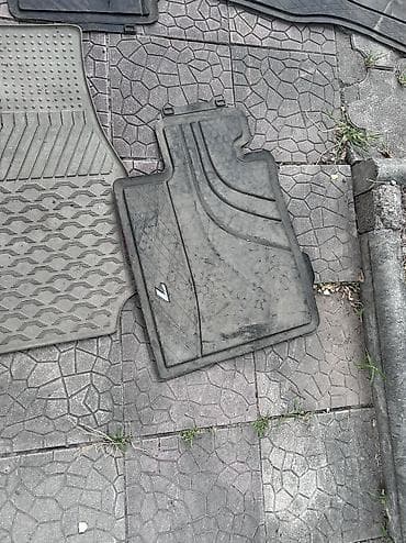 скупка бу вещи: Отдам даром все,что на фото! Полики на Прадо;на бмв; Шины два на — 6