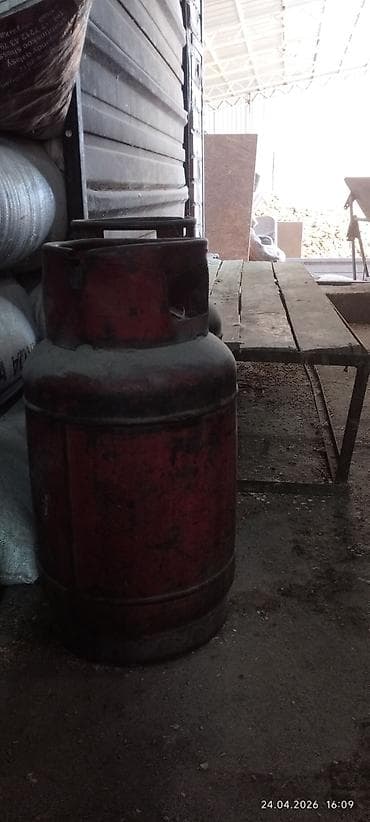 канистра 10л: Баллон пропановый металлический, красного цвета — 1