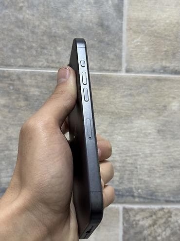 acer swift 1: IPhone 15 Pro, Б/у, 256 ГБ, Black Titanium, Зарядное устройство, Защитное стекло, Чехол, 83 % — 4