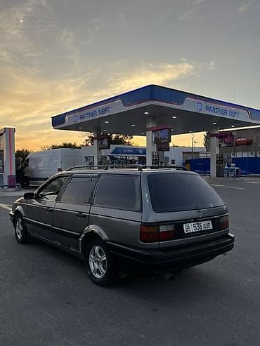 дверь аварийная: Volkswagen Passat Variant: 1990 г., 1.8 л, Универсал — 6