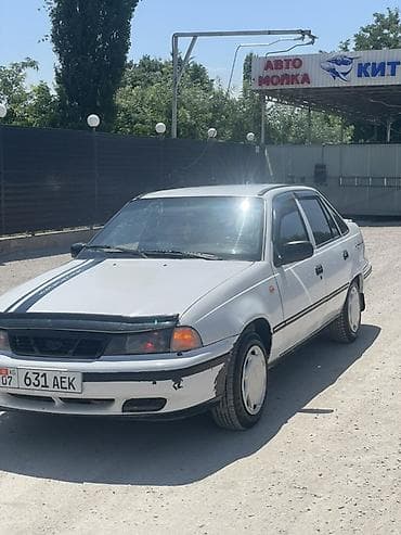 Daewoo Nexia: 2004 г., 1.5 л, Механика, Бензин, Седан