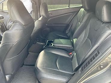 bmw i4: Toyota Prius: 2016 г., 1.8 л, Вариатор, Гибрид, Хэтчбэк — 7