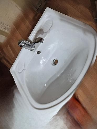 Үй жана бакча: Ванна үчүн раковина, Өзгөчөлүктөрү: Жылтырак, Сүйрү формасы, Материалы: Керамика — 3