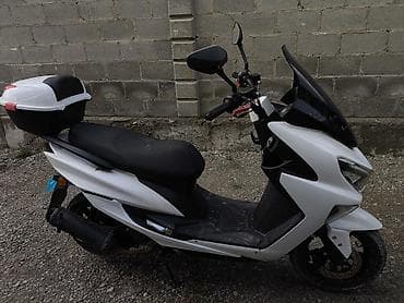 Скутеры: Макси-скутер 125 куб. см, Бензин, Б/у — 2