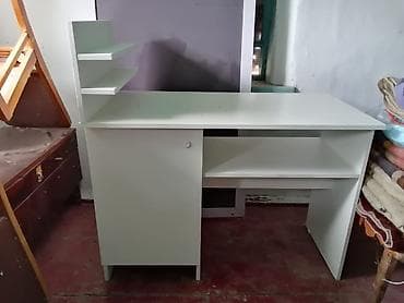 стол для школьников: Компьютерный стол, С полками — 1