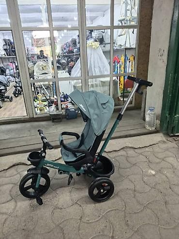 Детский трехколесный велосипед-каталка с родительской ручкой и