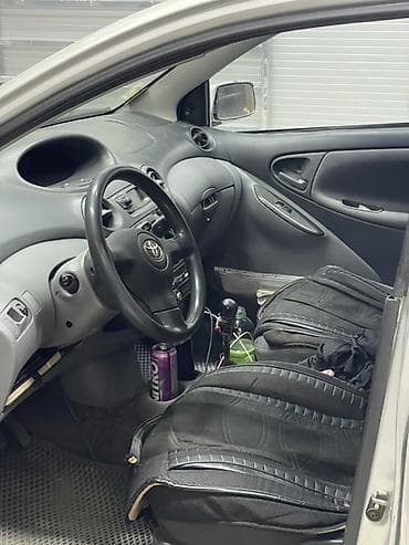подставки для авто: Toyota Yaris: 2001 г., 1.3 л, Механика, Бензин, Хэтчбэк — 7