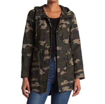 куртка бишкек: LEVI'S®. Парка Levis с капюшоном и рыбьим хвостом.Эта парка с — 1