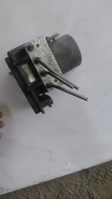 mini jack: Блок ABS Toyota 2003 г., Б/у, Оригинал, Япония — 3