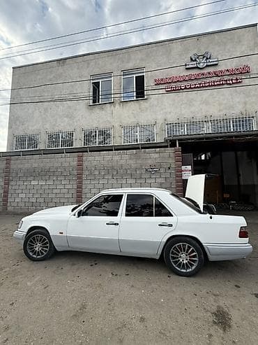 Mercedes-Benz W124: 1994 г., 2.3 л, Автомат, Бензин, Седан — 6